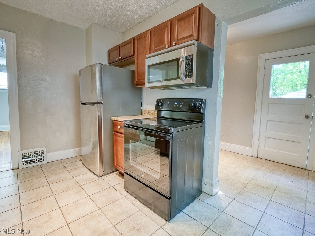 3845 Montevista Road Cleveland Heights, OH 44121 - Photo 9 of 21