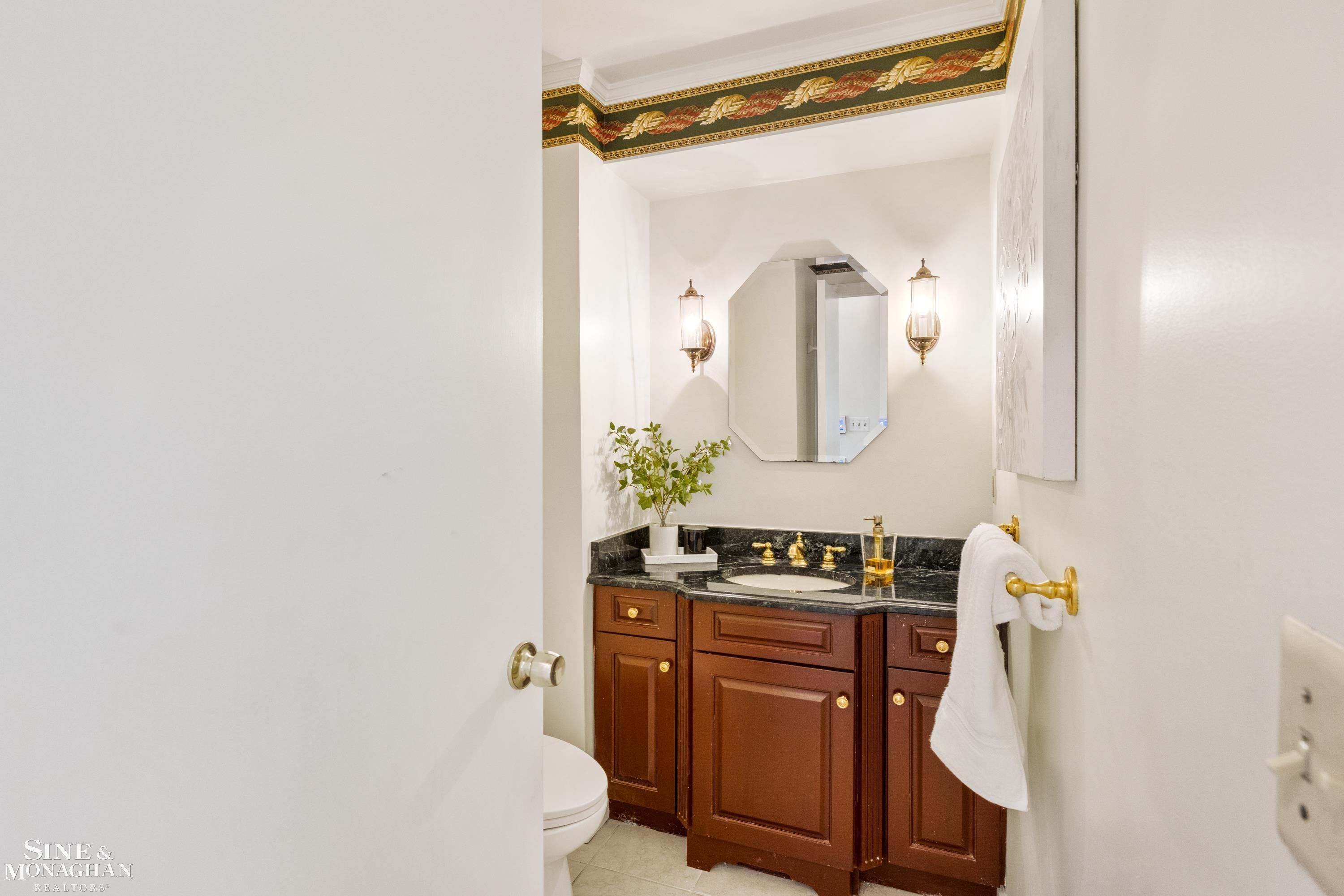 40 North Duval Road Grosse Pointe Shores, MI 48236 - Photo 16 of 33