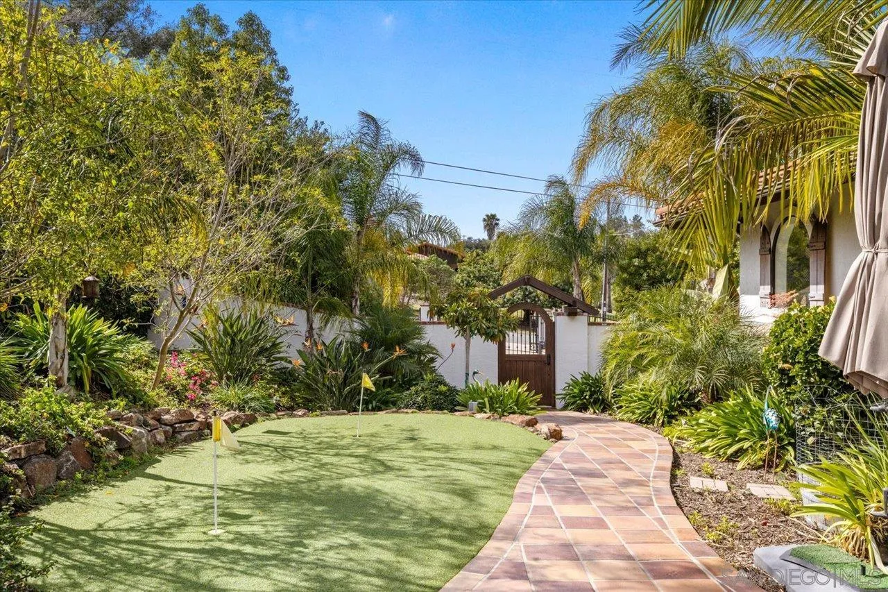 1379 Sunny Heights Road Fallbrook, CA 92028 - Photo 12 of 64