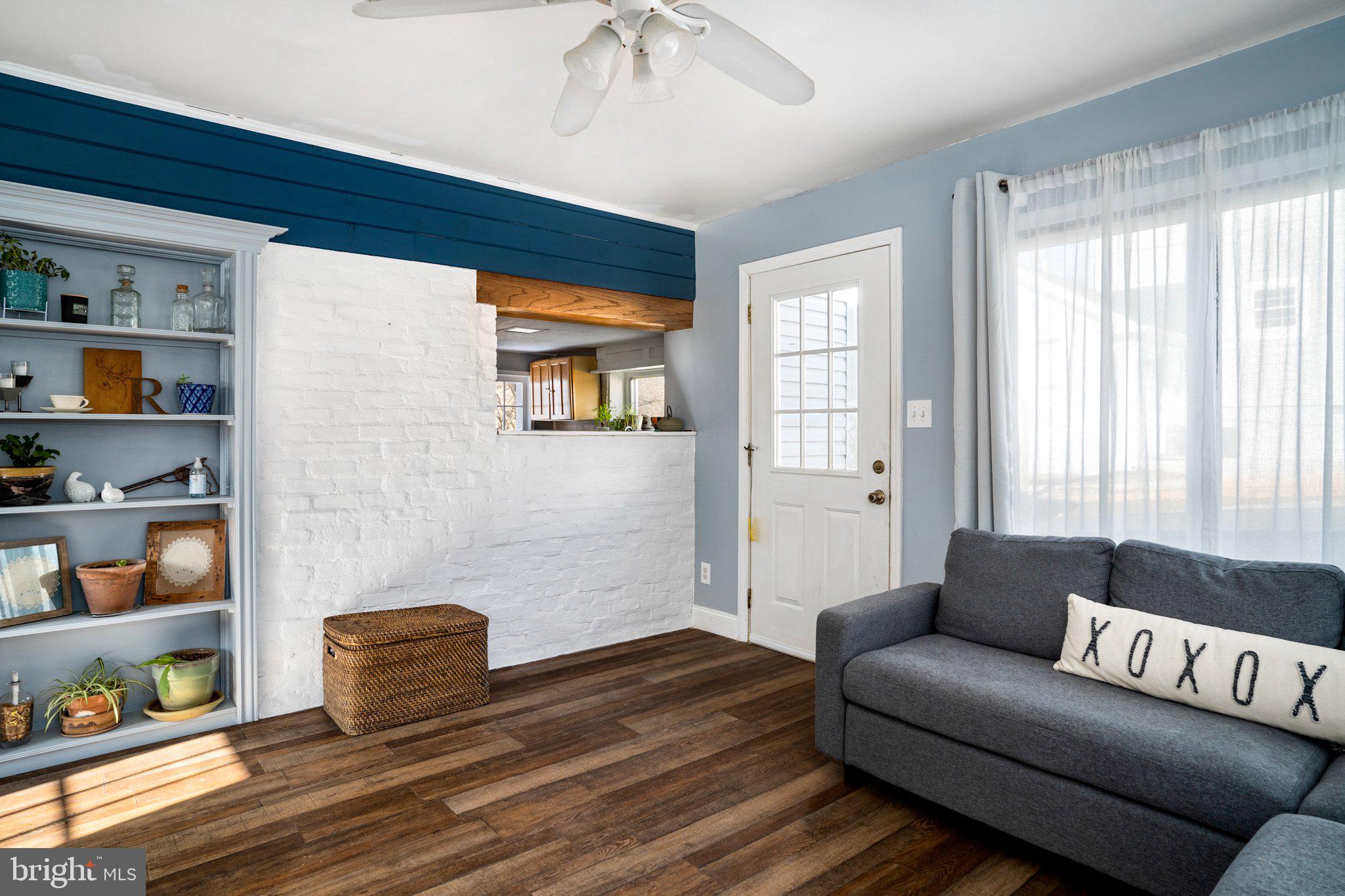 17350 Dry Mill Road Leesburg, VA 20175 - Photo 6 of 30 Sunroom (Side Entrance)