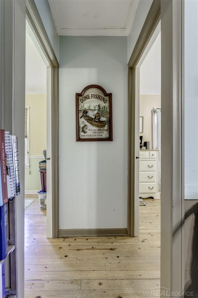 4489 Lakeshore Road Lexington, MI 48450 - Photo 17 of 38 50017909-16.JPG