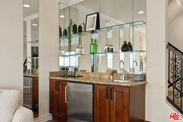$1,450,000 | 1717 South Barrington Avenue, Unit 103, Los Angeles, CA 90025