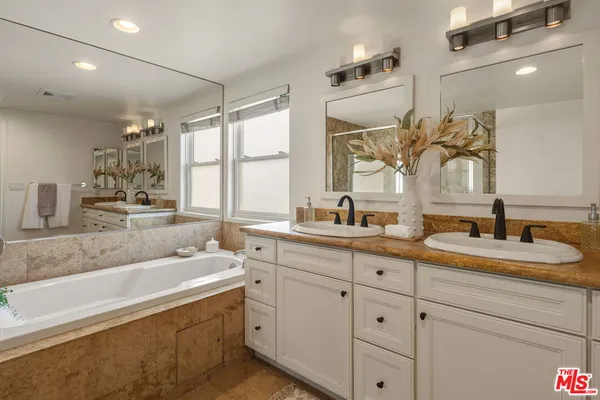 $1,450,000 | 1717 South Barrington Avenue, Unit 103, Los Angeles, CA 90025