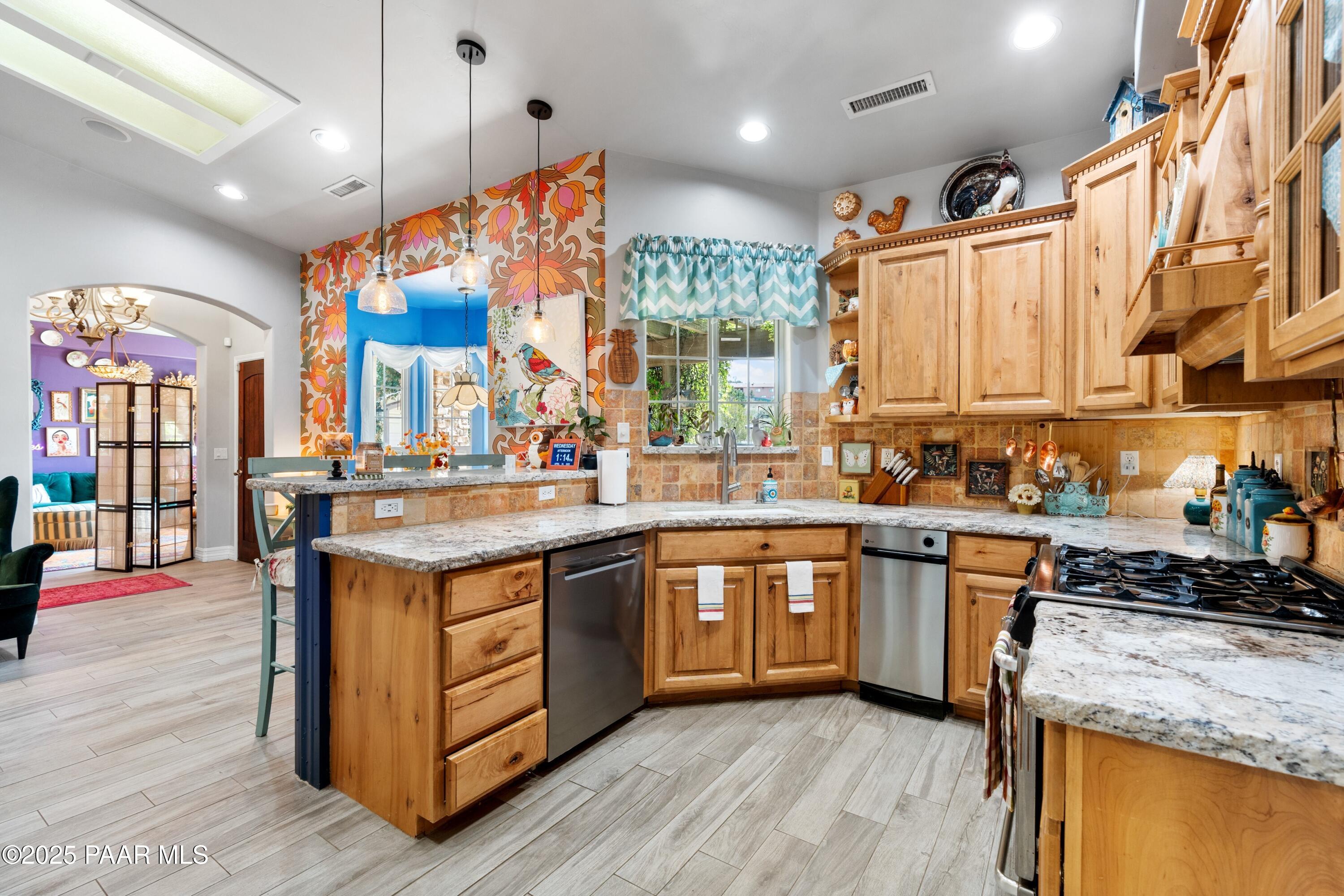 1530 West Ridge Drive Prescott, AZ 86305 - Photo 15 of 71 015_Kitchen