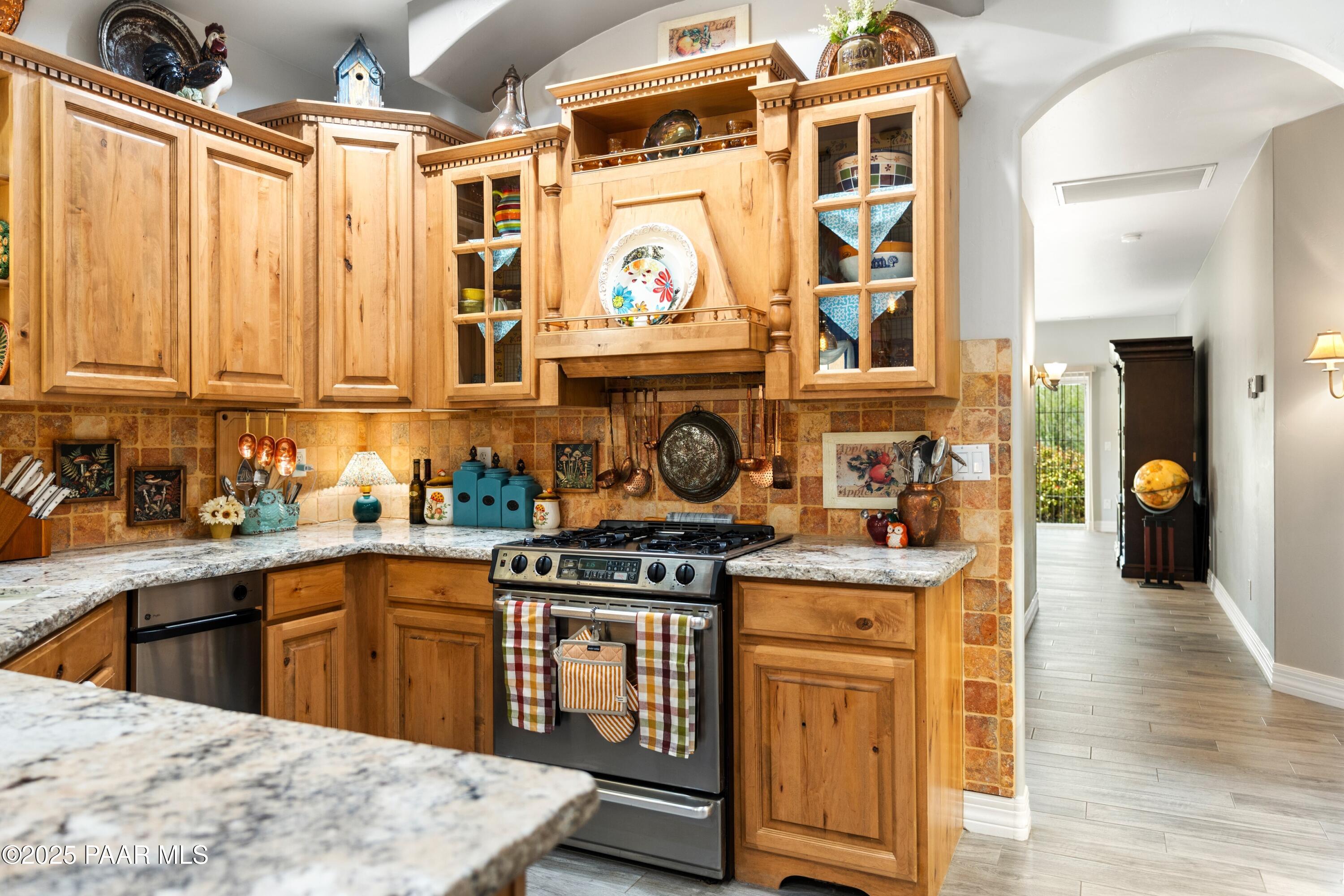 1530 West Ridge Drive Prescott, AZ 86305 - Photo 16 of 71 016_Kitchen