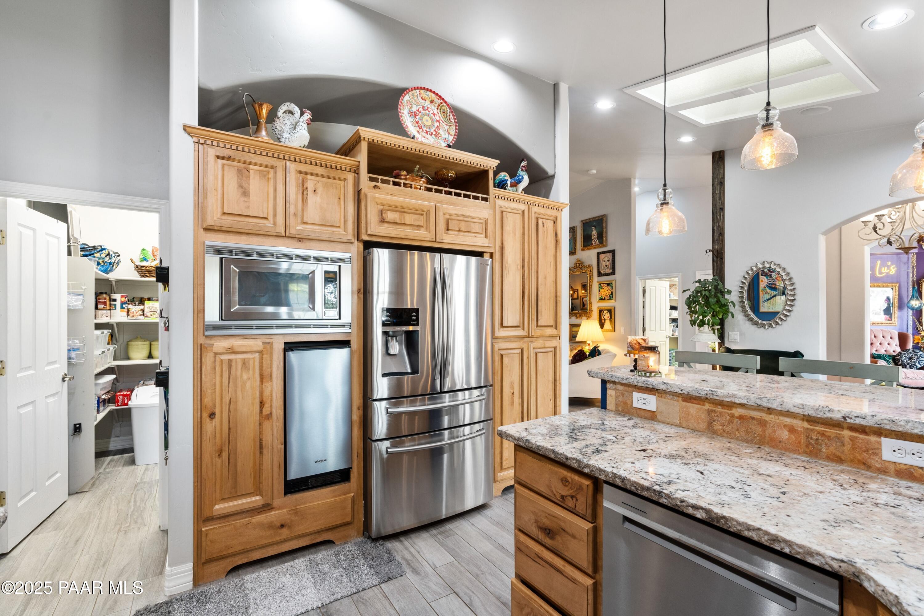 1530 West Ridge Drive Prescott, AZ 86305 - Photo 17 of 71 017_Kitchen & Pantry