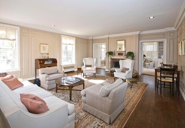 969 Hill Road Winnetka, IL 60093 - Photo 6 of 25 a living room with furniture and wooden floor