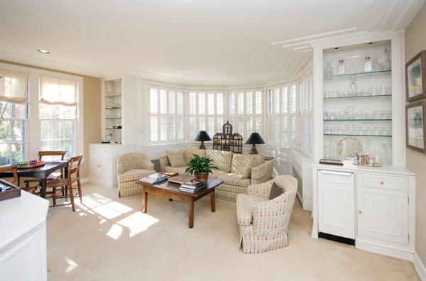 969 Hill Road Winnetka, IL 60093 - Photo 8 of 25 a living room with furniture and a large window