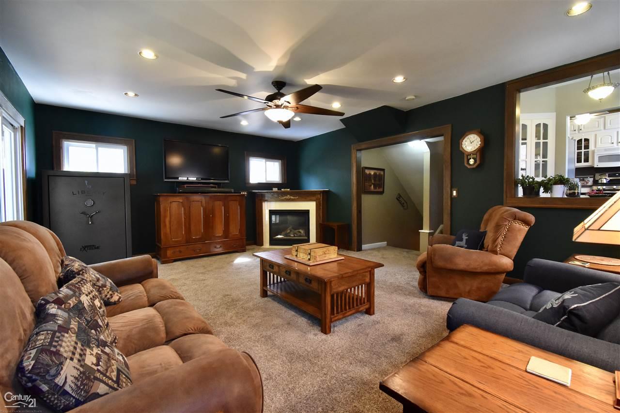826 Barrington Road Grosse Pointe Park, MI 48230 - Photo 10 of 31