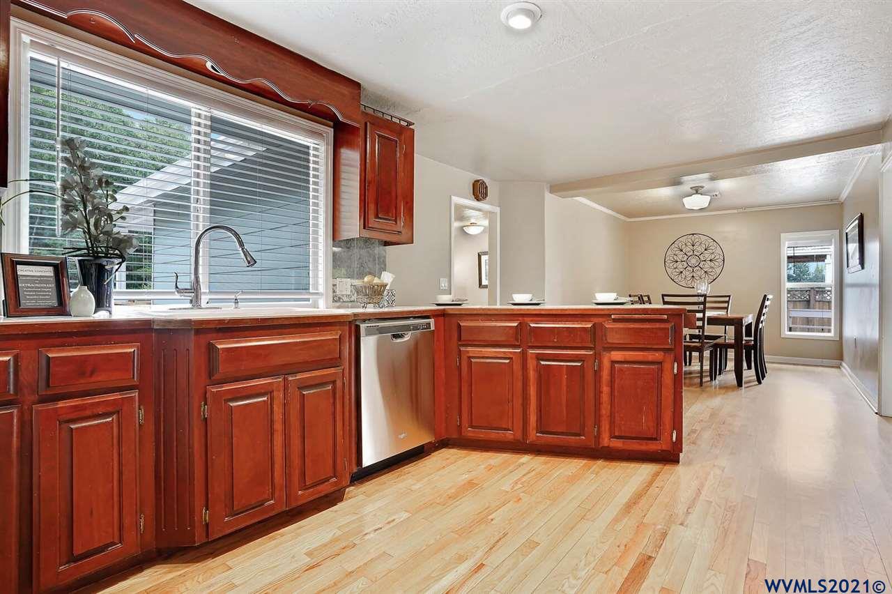31936 Fern Road Philomath, OR 97370 - Photo 7 of 42 Gallery Image 7
