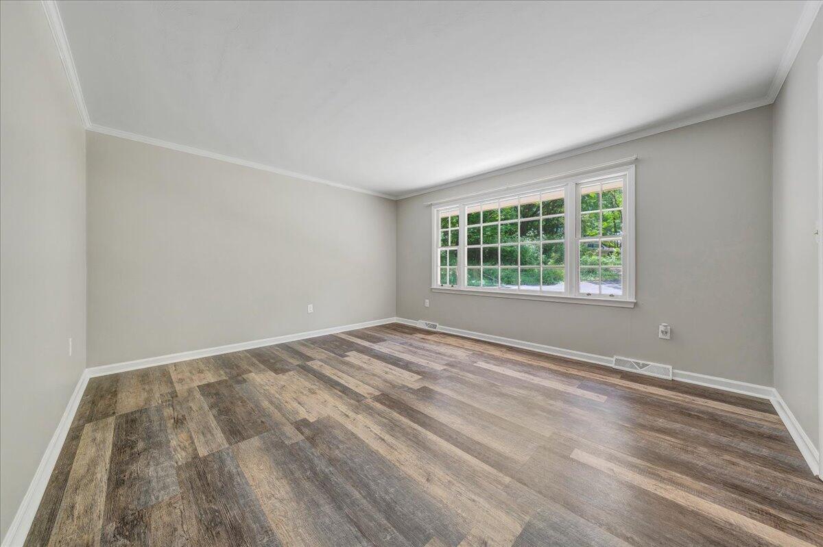 3439 Meadowlark Road Roanoke, VA 24018 - Photo 5 of 37 05-MIB07865