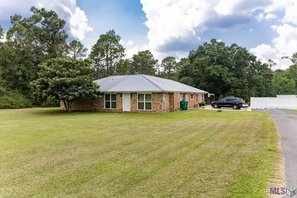 $590,000 | 301 Efferson Lane, Greensburg, LA 70441