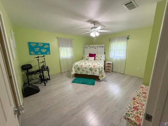 $590,000 | 301 Efferson Lane, Greensburg, LA 70441