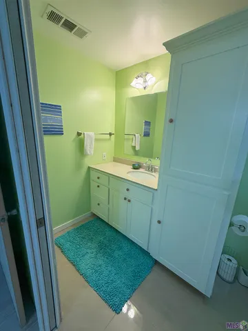 $590,000 | 301 Efferson Lane, Greensburg, LA 70441