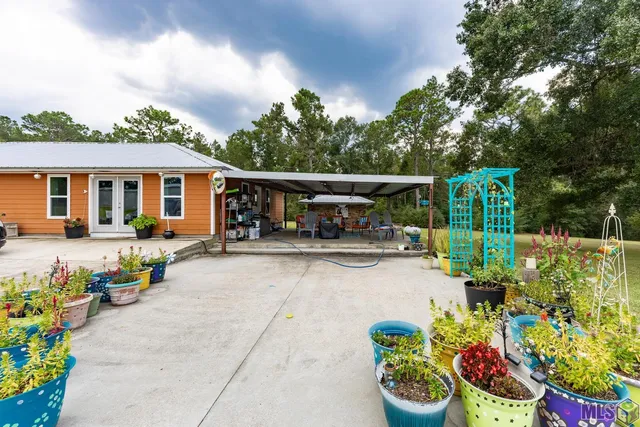 $590,000 | 301 Efferson Lane, Greensburg, LA 70441