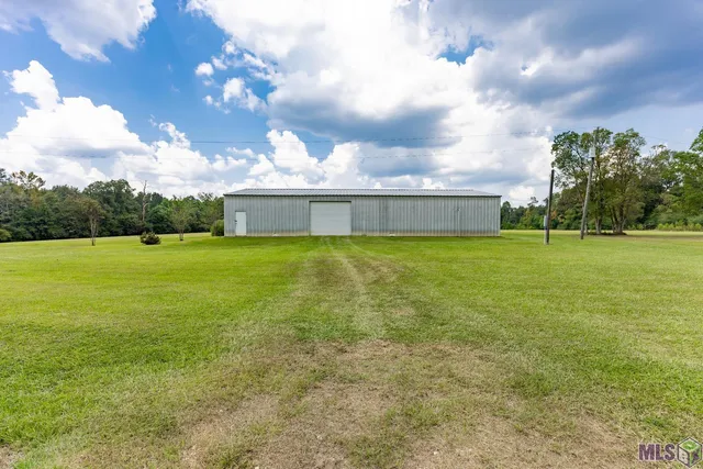 $590,000 | 301 Efferson Lane, Greensburg, LA 70441