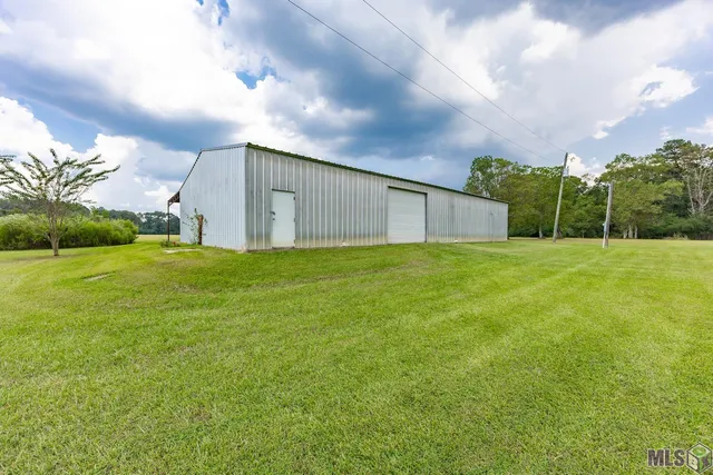 $590,000 | 301 Efferson Lane, Greensburg, LA 70441