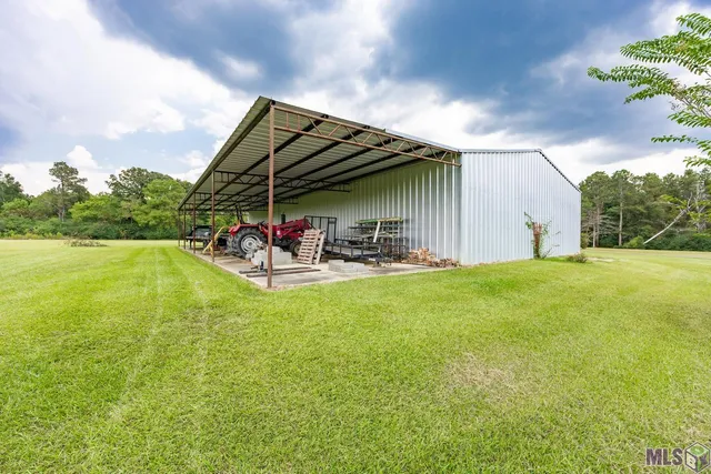 $590,000 | 301 Efferson Lane, Greensburg, LA 70441