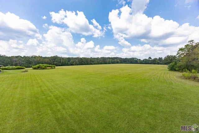 $590,000 | 301 Efferson Lane, Greensburg, LA 70441