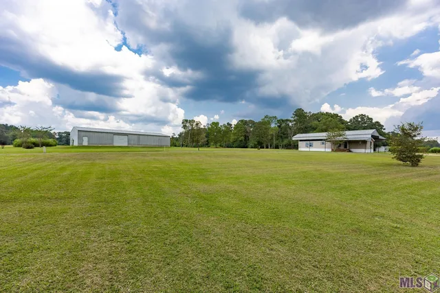 $590,000 | 301 Efferson Lane, Greensburg, LA 70441