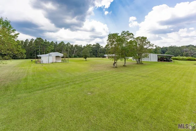 $590,000 | 301 Efferson Lane, Greensburg, LA 70441