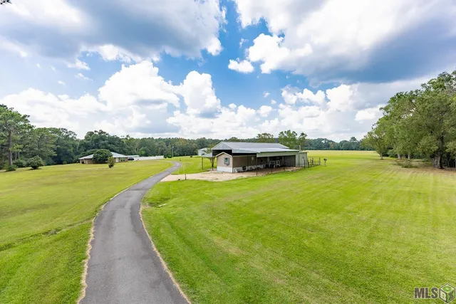 $590,000 | 301 Efferson Lane, Greensburg, LA 70441