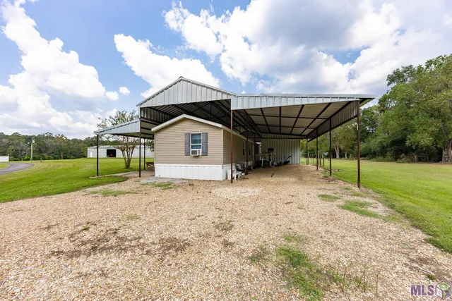 $590,000 | 301 Efferson Lane, Greensburg, LA 70441