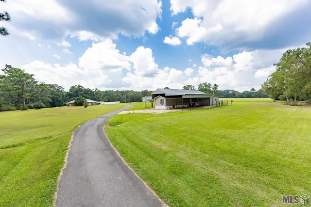 $590,000 | 301 Efferson Lane, Greensburg, LA 70441