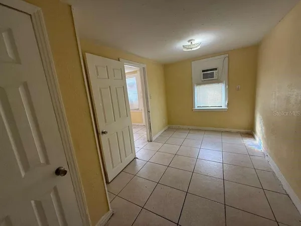 $1,000 | 930 18th Street, Unit D, Orlando, FL 32805