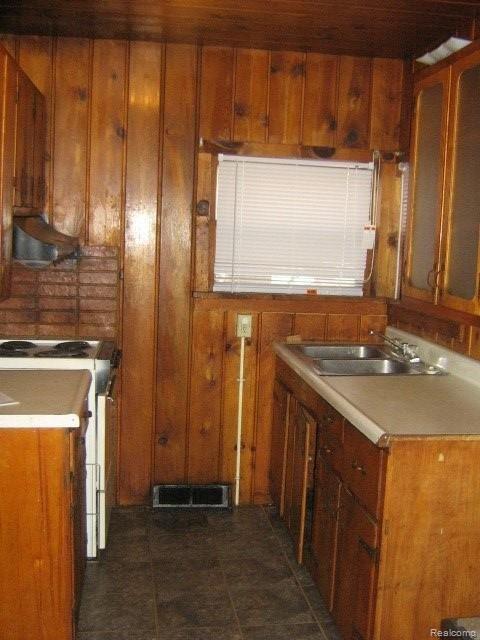 Kozy Knoby Pine Kitchen