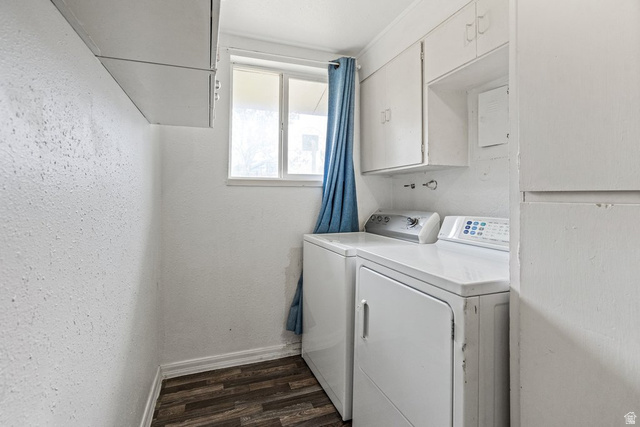 149 West 1600th Street South Mapleton, UT 84664 - Photo 30 of 44 Laundry area with dark wood-style flooring, washing machine and dryer, and a textured wall