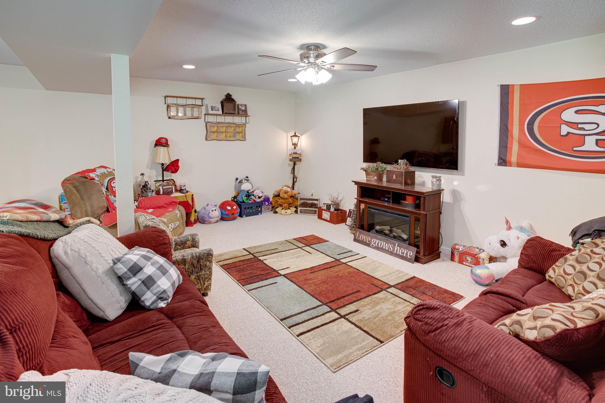 18343 Sharon Road Triangle, VA 22172 - Photo 33 of 46 Gallery Image 33