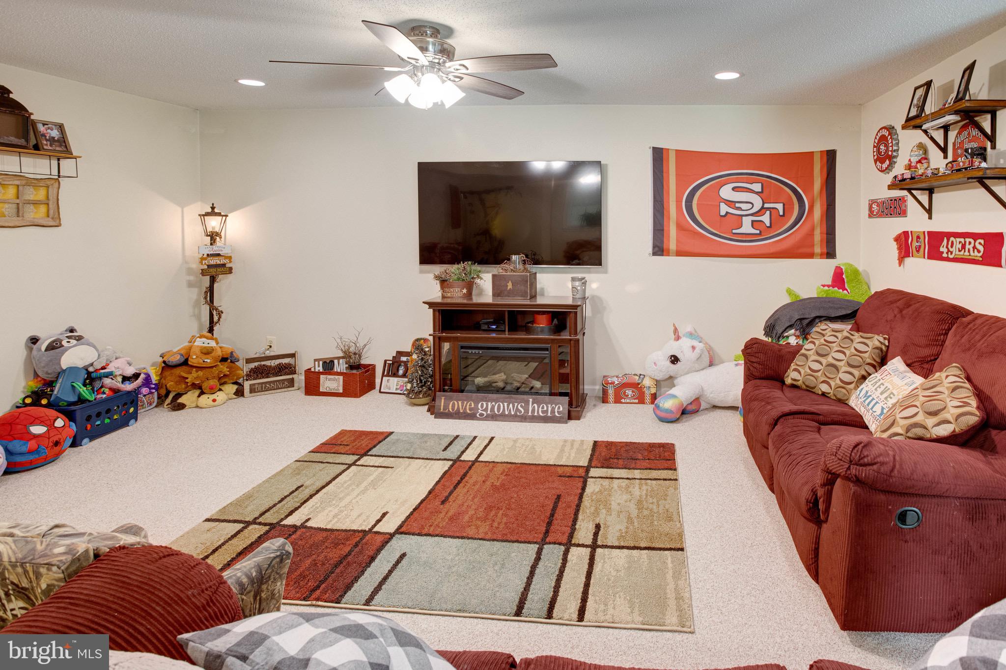 18343 Sharon Road Triangle, VA 22172 - Photo 34 of 46 Gallery Image 34