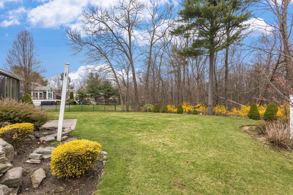 7 Windsor Road Lynnfield, MA 01940 - Photo 9 of 40 Gallery Image 9
