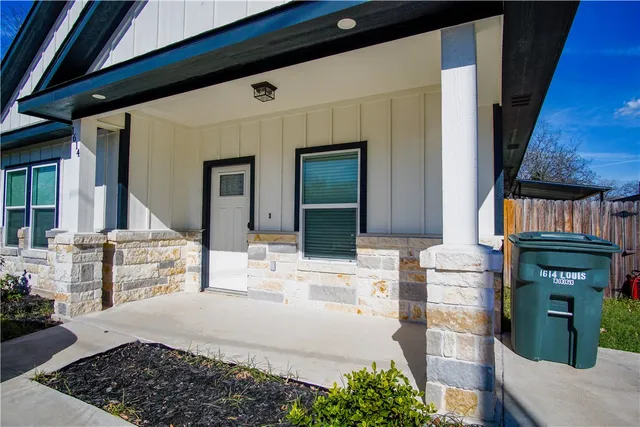 $255,000 | 1614 Louis Street, Bryan, TX 77803