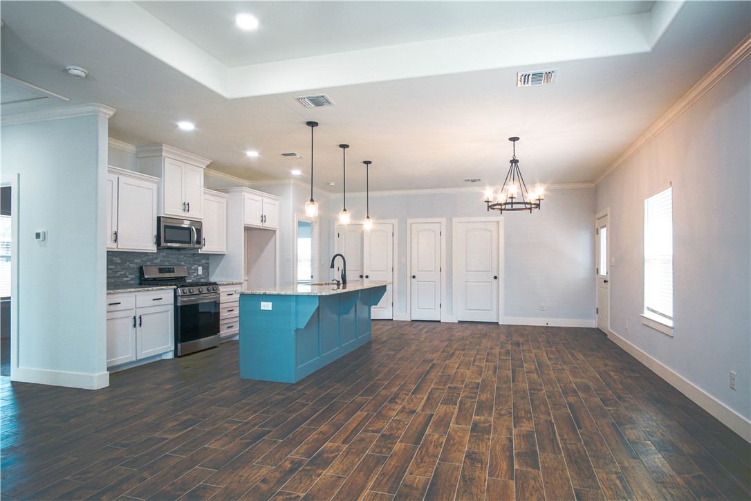 1614 Louis Street Bryan, TX 77803 - Photo 3 of 29