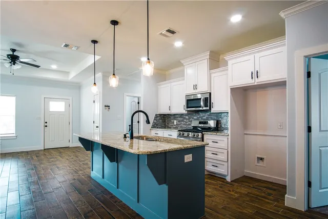 $255,000 | 1614 Louis Street, Bryan, TX 77803