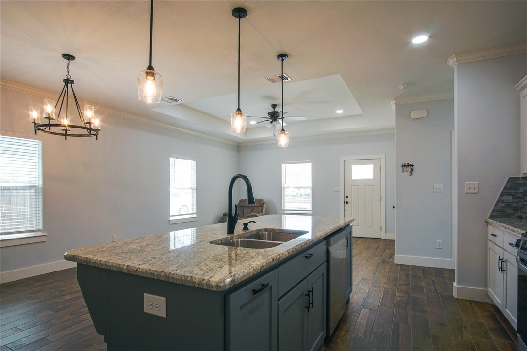 1614 Louis Street Bryan, TX 77803 - Photo 9 of 29