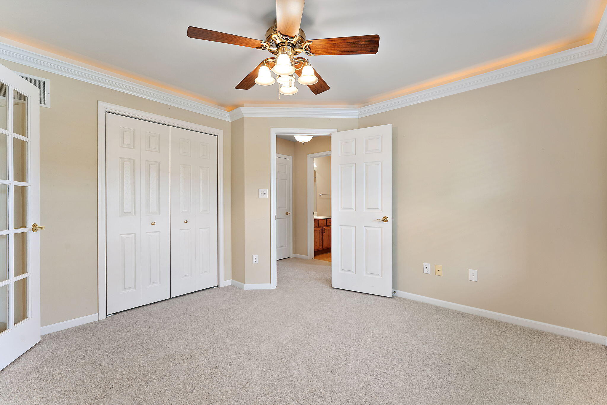 901 Veterans Lane Crown Point, IN 46307 - Photo 24 of 40 an empty room with windows and fan
