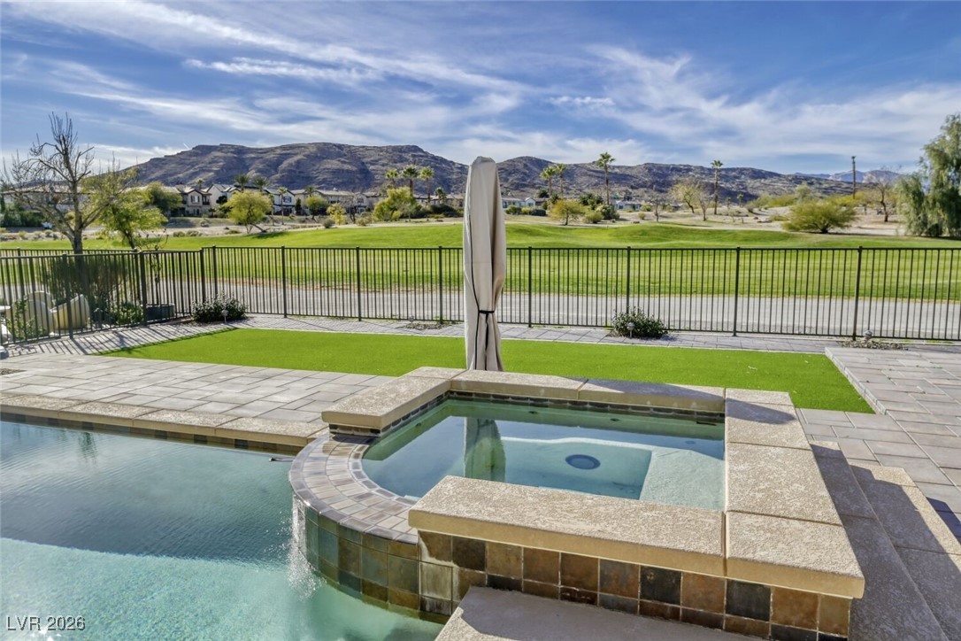 2155 Alcova Ridge Drive Las Vegas, NV 89135 - Photo 6 of 9