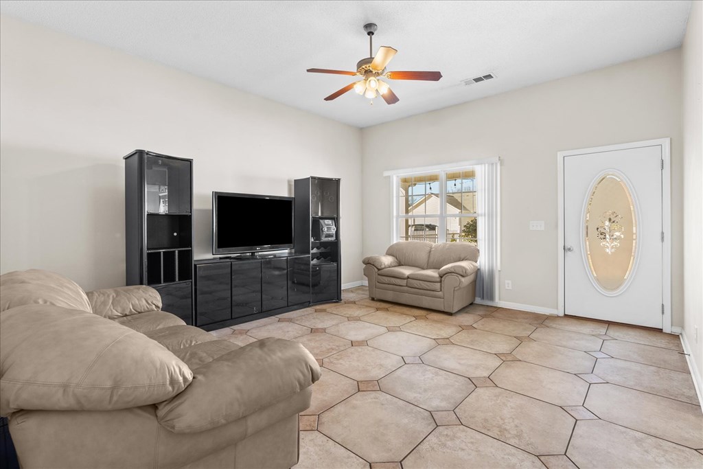 210 Periwinkle Way Dalton, GA 30721 - Photo 10 of 40 Gallery Image 10