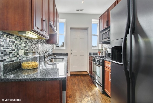3416 North Racine Avenue, Unit 3 Chicago, IL 60657 - Photo 5 of 11