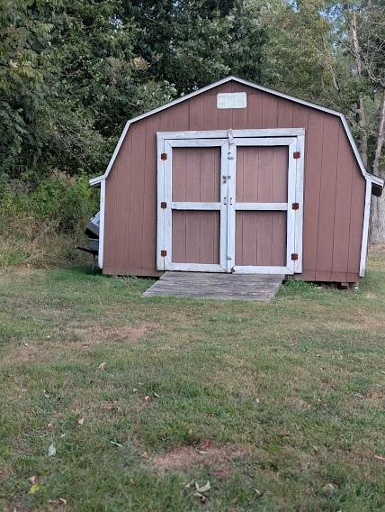 179 Main Street Petrolia, PA 16050 - Photo 11 of 41 a view of backyard of house