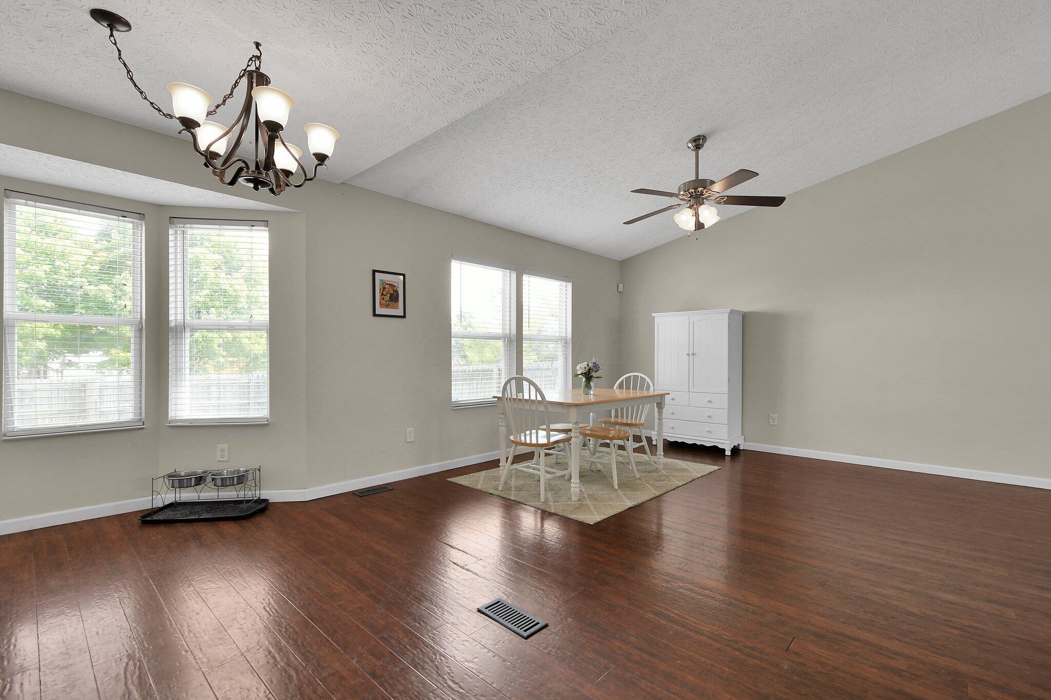 2498 Linbaugh Road Grove City, OH 43123 - Photo 6 of 28 7-web-or-mls-2498-linbaugh-rd