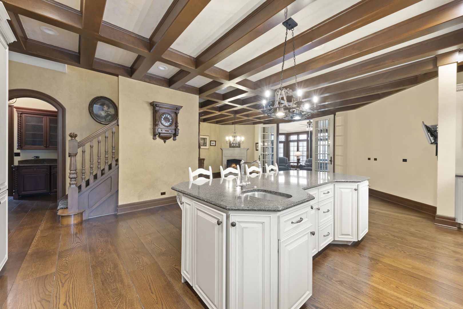 24W141 Hobson Road Naperville, IL 60540 - Photo 8 of 70