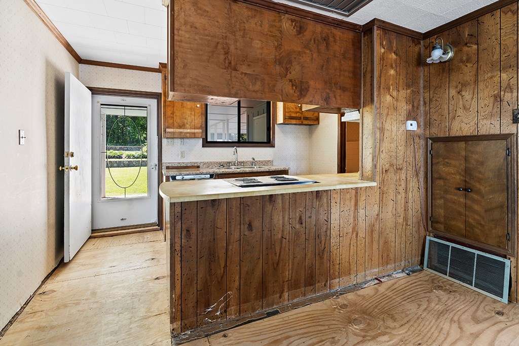 112 Bluff Road Greenwood, SC 29649 - Photo 9 of 25