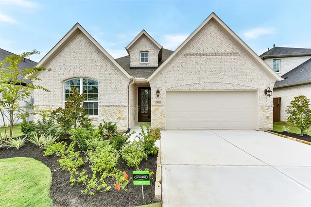 $439,990 | 13043 Soaring Forest Drive, Conroe, TX 77302
