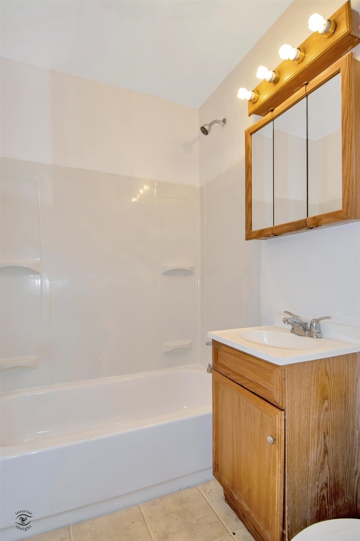 21207 Maple Street Matteson, IL 60443 - Photo 12 of 24