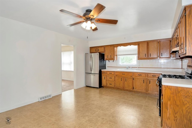 21207 Maple Street Matteson, IL 60443 - Photo 6 of 24