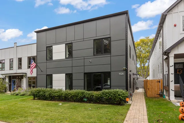 $1,250,000 | 1126 Pitner Avenue, Evanston, IL 60202